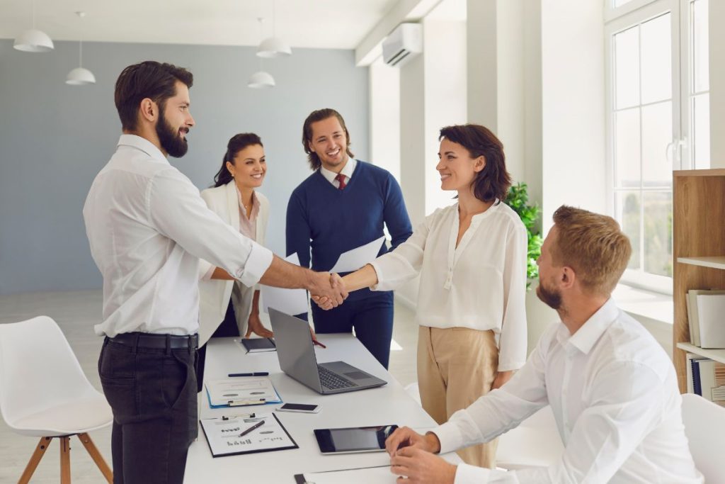 Crowdfunding: Cum să-ți finanțezi afacerea în era conectivității